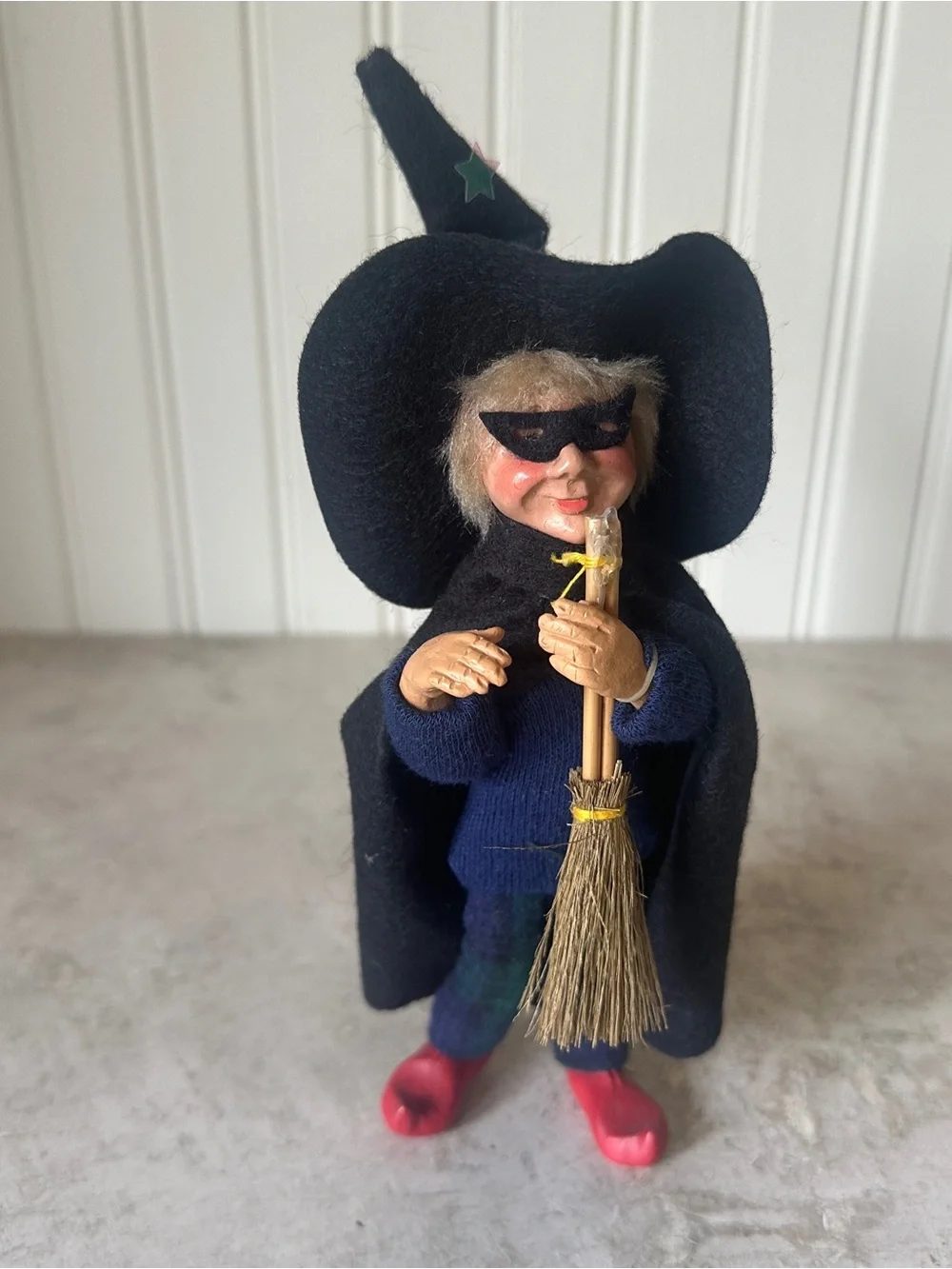 Byers Choice Kindle Halloween Spell Witch w/ Broom Stars Posable Doll